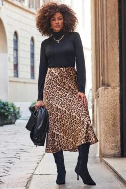 Leopard Print Satin Skirt -Sosandar Fashion Store web 2408 139 a24sw014bran01 139 081
