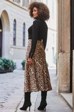 Leopard Print Satin Skirt -Sosandar Fashion Store web 2408 139 a24sw014bran01 139 134