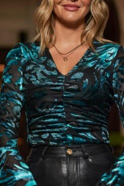 Green Velvet Devoré Fluted Cuff Top 14 Green Velvet Devoré Fluted Cuff Top -Sosandar Fashion Store web 2408 204 a24tj036gn0016 204 123