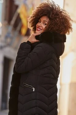 Black Faux Fur Edge Detail Padded Coat -Sosandar Fashion Store web 2410 32 a24ow089bk0001 a20tk001bk0001 s22bp001bk0001 32 106