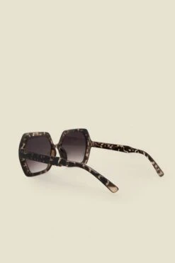 Tortoise Shell Large Glamour Sunglasses -Sosandar Fashion Store web 2501 box s25ac051bktt01 2