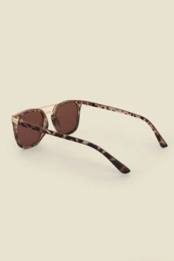 Tortoise Shell Mirrored Lens Sunglasses 8 Tortoise Shell Mirrored Lens Sunglasses -Sosandar Fashion Store web 2501 box s25ac057bnt001 2