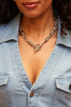 Silver Chunky Toggle Detail Necklace