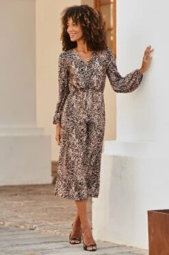Animal Print Knot Front Plisse Midi Dress -Sosandar Fashion Store web 2507 01 dydrj085bran01 01 059