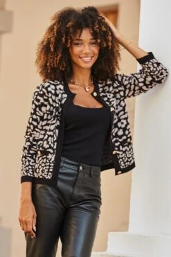 Leopard Print Cardigan With Luxe Gold Buttons -Sosandar Fashion Store web 2507 04 a25tk257nlbn01 a22bl020bk00001 04 056
