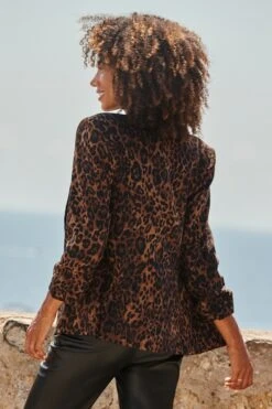Leopard Print Single Breasted Blazer -Sosandar Fashion Store web 2507 14 a25ow024ld0001 dytoj076bk0001 s22bp003bk0001 14 103