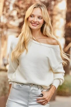 Cream Diamante Bow Back Jumper -Sosandar Fashion Store web 2507 31 a24tk144nl0001 a23bd012mc0005 31 066