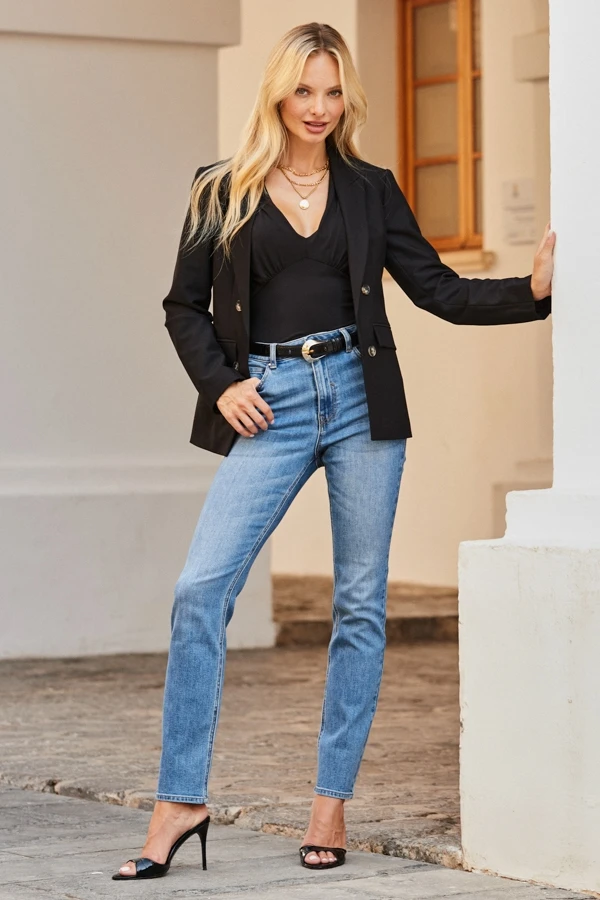 The Ultimate Black Fitted Blazer 4 The Ultimate Black Fitted Blazer - Image 2