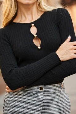 Black Cut Out Gold Button Detail Ribbed Top -Sosandar Fashion Store web 2507 33 a25bw008bkwe10 a24tk280bk0001 a25ow038bk0001 33 202