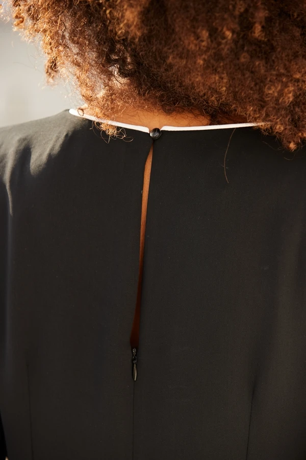 Black & White Contrast Trim Shift Dress 7 Black & White Contrast Trim Shift Dress - Image 5