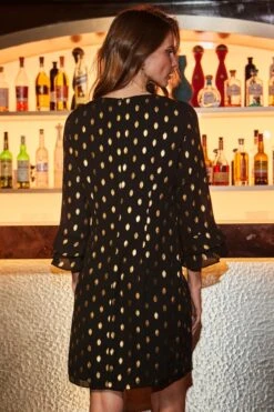 Black & Gold Fleck Print Shift Dress -Sosandar Fashion Store web 2508 11 sedrw073bk0001 11 112
