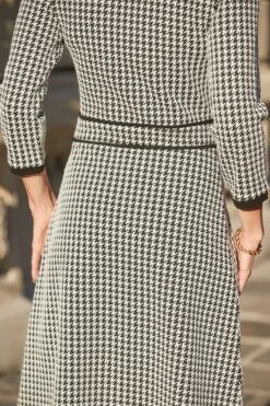 Black & White Houndstooth Print Fit & Flare Dress 15 Black & White Houndstooth Print Fit & Flare Dress -Sosandar Fashion Store web 2508 122 dydrj059bkcv01 122 174