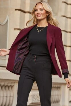 Burgundy Leopard Print Lining Blazer 22 Burgundy Leopard Print Lining Blazer -Sosandar Fashion Store web 2508 140 a25bj003bk0001 s25ow022rd0004 a25tk351bk0001 140 083 rt