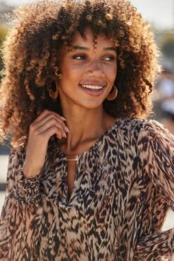 Feather Print Tab Detail Blouse 12 Feather Print Tab Detail Blouse -Sosandar Fashion Store web 2508 37 dytoj086bran01 a25bp002bk0001 37 154