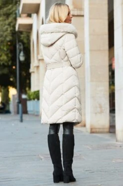 Ecru Faux Fur Detail Luxe Padded Coat 17 Ecru Faux Fur Detail Luxe Padded Coat -Sosandar Fashion Store web 2509 29 a25ow011eu0001 s23bp010bk0001 29 193