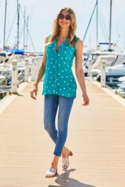 Mid Blue Cropped Perfect Skinny Jeans -Sosandar Fashion Store web 28 s22tw085grsp01 s22bd200be0010 002