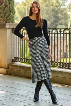 Black & White Houndstooth Print Two Part Knitted Midi Dress With Belt