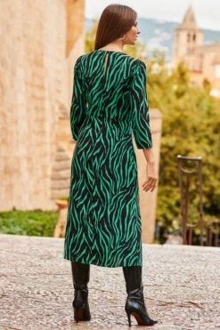 Black & Green Animal Print Midi Dress -Sosandar Fashion Store web 55 s23dw006bkan01 111