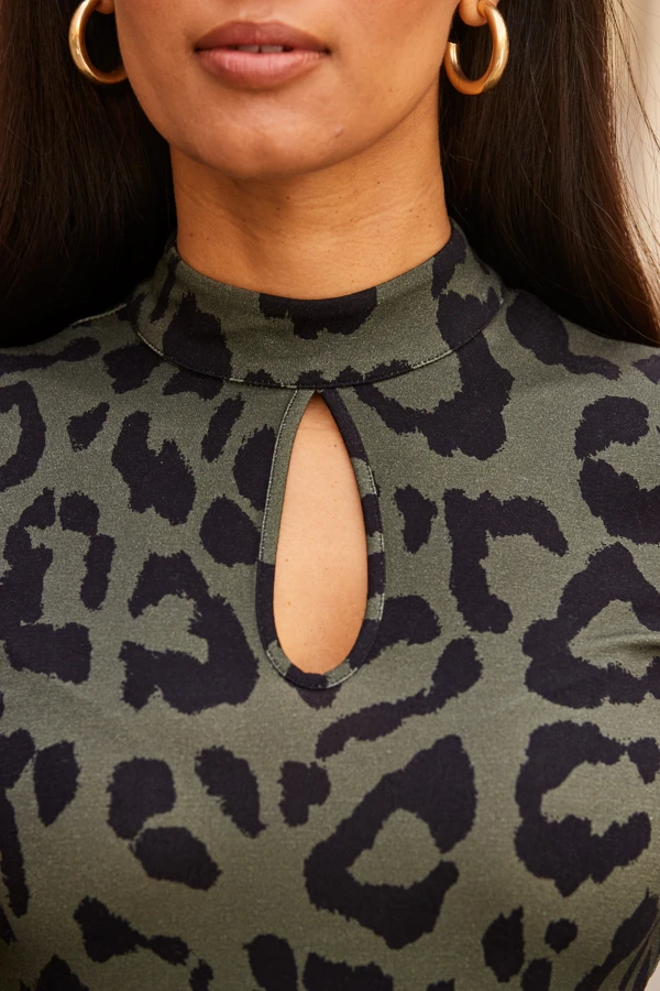 Khaki Green Animal Print Keyhole Detail Wide Leg Jumpsuit 7 Khaki Green Animal Print Keyhole Detail Wide Leg Jumpsuit - Image 5