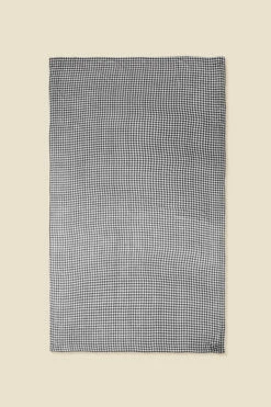 Black & White Dogtooth Print Scarf -Sosandar Fashion Store web a22ac012bk c
