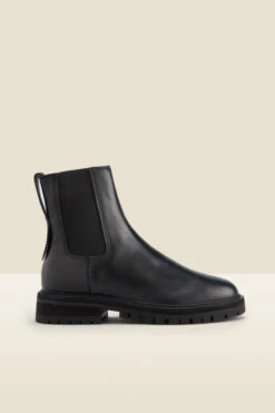 Black Chunky Sole Leather Chelsea Boot 12 Black Chunky Sole Leather Chelsea Boot -Sosandar Fashion Store web a22fw026bk a 1