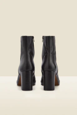 Naomi Black Leather Block Heel Platform Ankle Boot 8 Naomi Black Leather Block Heel Platform Ankle Boot -Sosandar Fashion Store web a22fw039bk c