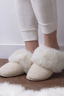 Cream Totes Textured Faux Fur Mule Slippers
