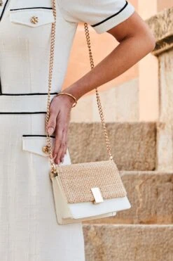 Natural & White Raffia Cross Body Bag 9 Natural & White Raffia Cross Body Bag -Sosandar Fashion Store web crop 2502 25 dydrj030nl0003 25 169