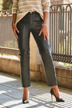 Black Leather Straight Leg Trousers -Sosandar Fashion Store web crop 35 a22bj003bk0001 209