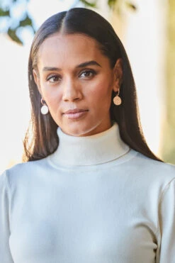 Cream Roll Neck Zip Detail Jumper -Sosandar Fashion Store web rt 31 s21bd014be0028 010