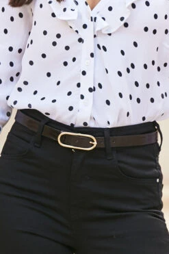 Chocolate Brown Croc Effect Leather Waist Belt With Gold Round Buckle -Sosandar Fashion Store webcrop 16 s22tw009whsp 046